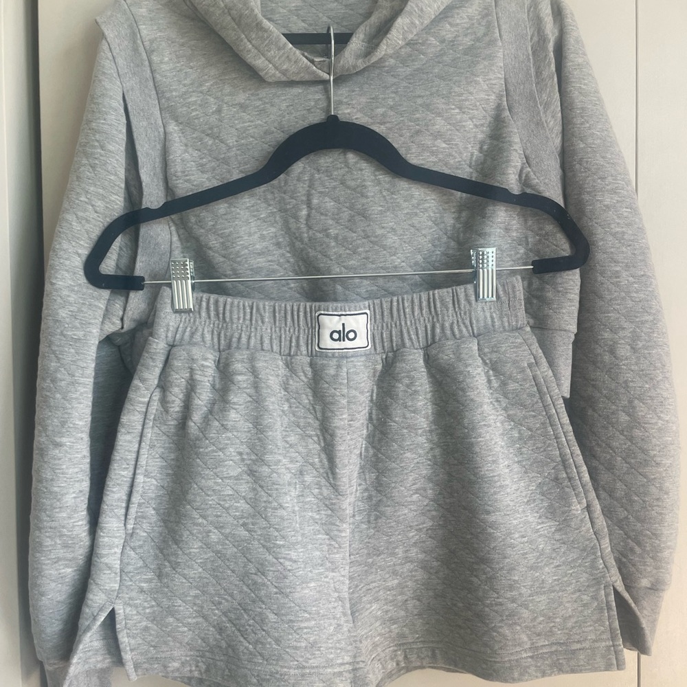 ALO Yoga Quilted Arena Athletic Set